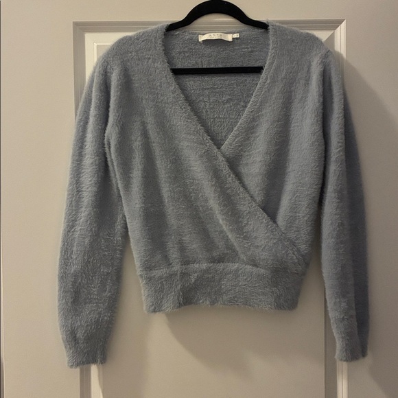 ASTR The Label Size M Sheresa Wrap Fuzzy Sweater - Picture 5 of 8